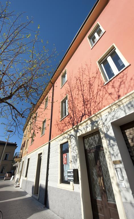 Le Suites - Di Fronte Ospedale Sacro Cuore Negrar Dış mekan fotoğraf
